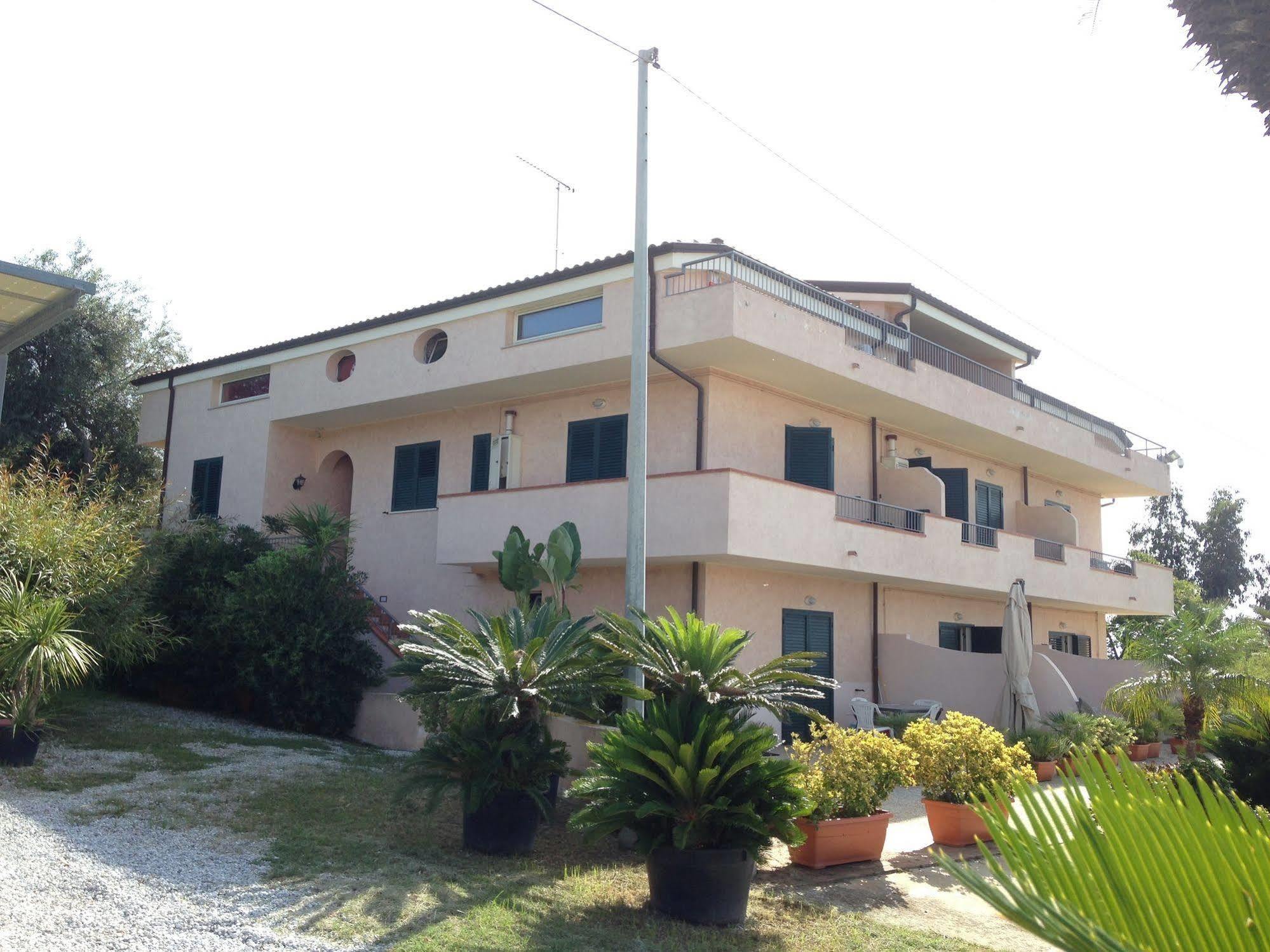 Residence Floritalia - Ricarica Auto Elettriche Santa Domenica  Bagian luar foto